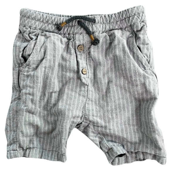 Zara Gray Striped Casual Shorts - Picture 1 of 2